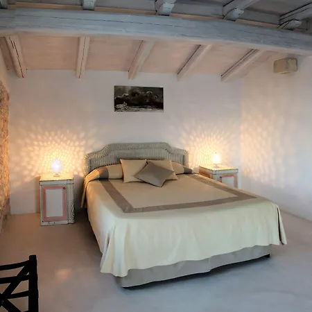 Bed & Breakfast Palazzo Camarda 4*