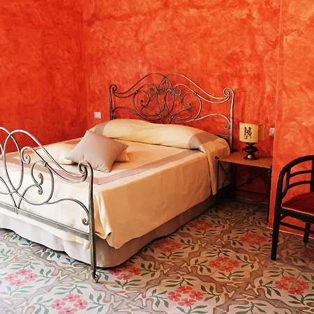 Bed and Breakfast Palazzo Camarda 4*